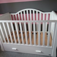 White cot bed
