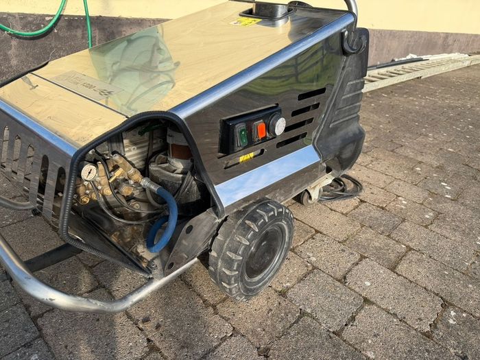 power washer hot wash
