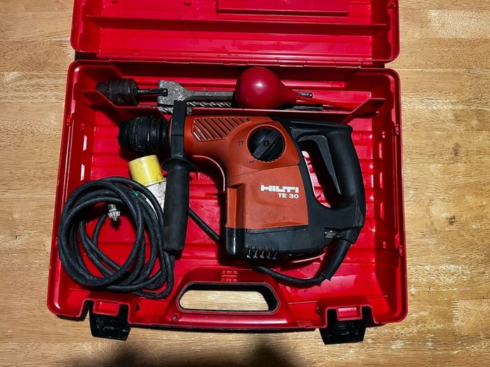 Hilti TE 30 SDS Hammer Drill ( like new )