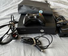 Xbox 360 S Console