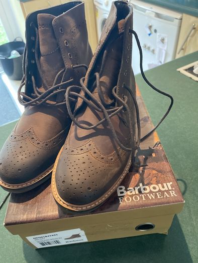 Barbour boots size 9