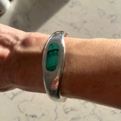 Vintage Mexican solid silver bangle, malachite inlay