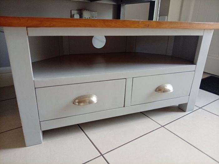 Tv unit