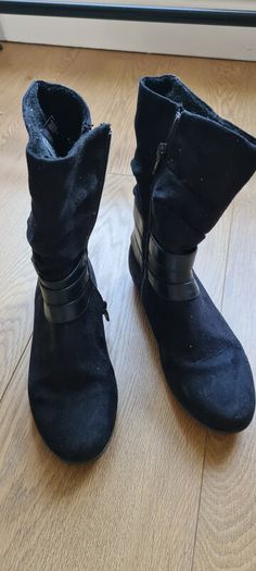 Black suede winter boots