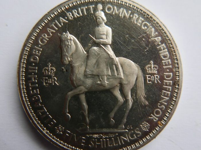 1953 Queen Elizabeth II Coronation Crown Royal Mint 5 Shilling Commemorative Coin