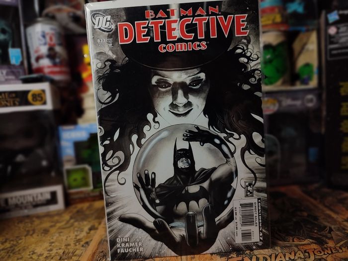 Detective Comics ! Issue #833 ! Batman ! Zatanna Cover ! 2007 ! by DC Comics !
