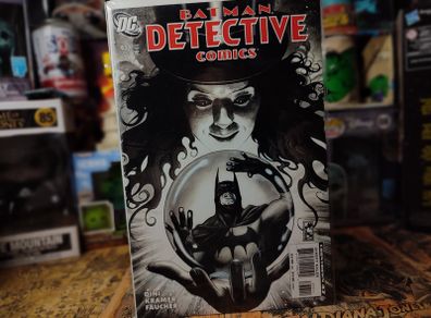 Detective Comics ! Issue #833 ! Batman ! Zatanna Cover ! 2007 ! by DC Comics !