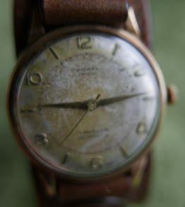 Vintage 1923 Dowel Deluxe 9ct Solid Gold Gents Wrist Watch - 17 jewels Antimagnetic Swiss Made(engraved Esso 1923) in working order