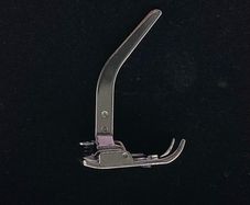 Sewing machine thin fabric presser foot