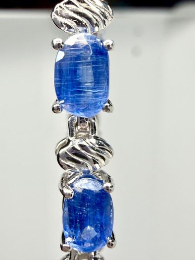 Bracelet Premium Himalayan Kyanite & Zircon Bracelet (11 Ct.)