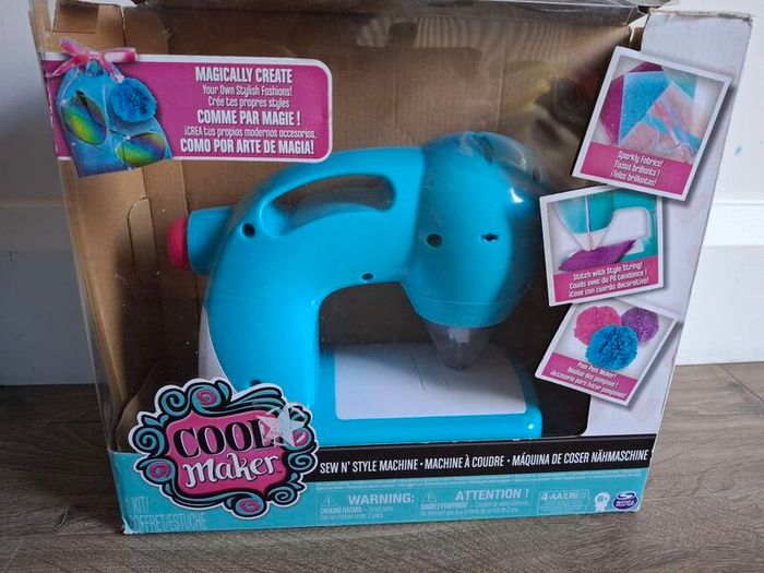 Cool Maker Kids Sewing Machine