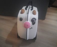 kids ride on suitcase