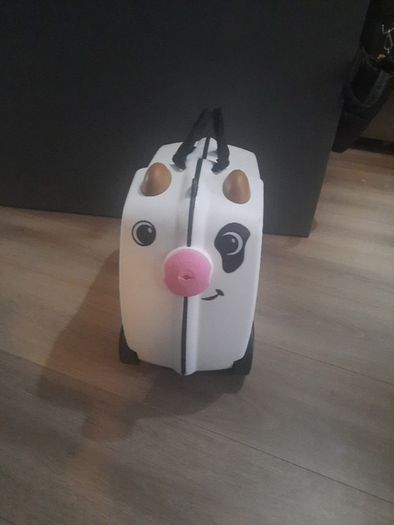 kids ride on suitcase
