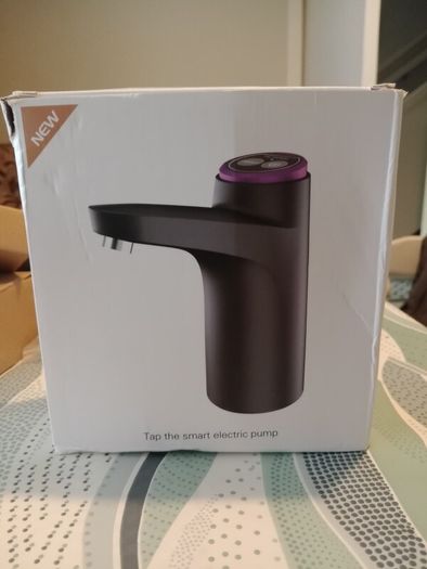 Rechargeable pumped water tap