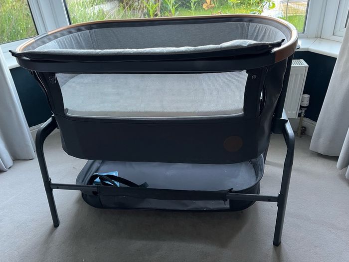 Maxi-Cosi Iora Air Bedside Crib - Beyond Graphite