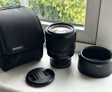Sony FE 50mm 1.4 GM with case