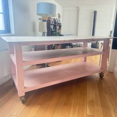 Moveable packing table