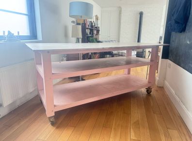 Moveable packing table