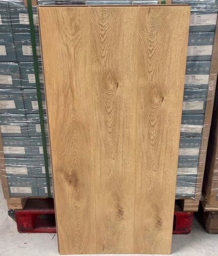 NEW 8mm Laminated Flooring FREE DELIVERY