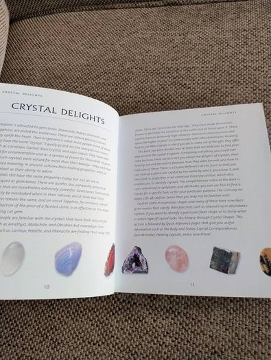 The Crystal Bible a definite guide to crystals by Judy Hall 400 pages in good condition FREE STANDARD POSTAGE INCLUDED