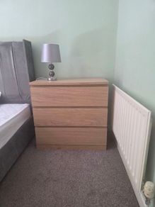 chest of drawers