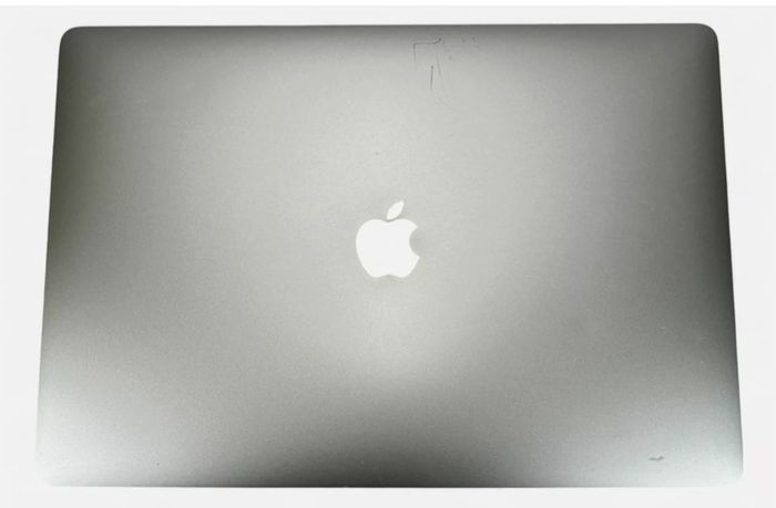 2019 Apple 15" MacBook Pro A1990 Touch Bar Intel i9 9th Gen 32GB RAM 500GB SSD