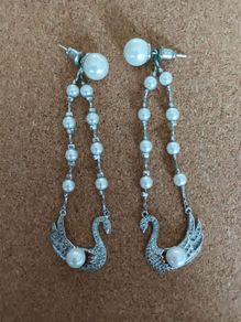 Lovely swan earrings