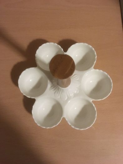 AS NEW Wooden-Handled Egg Holder