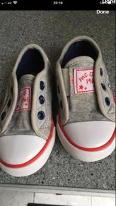 Boys trainer size 4