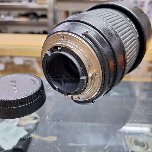 Tamron AF 70-300mm f/4-5.6 Tele-Macro Zoom Lens for Nikon F - Used - 3 Months Warranty