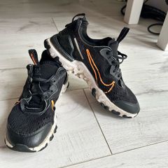 Nike D/M/S/X Dimsix black orange boys runners trainers size 4