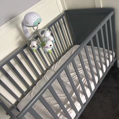 baby cot