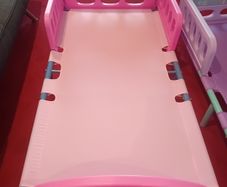 Toddler bed