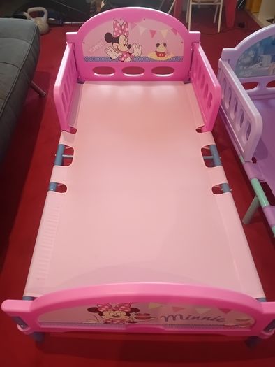 Toddler bed