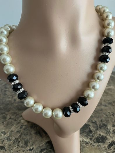 pearl necklace