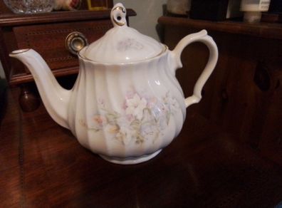 Sadler teapot