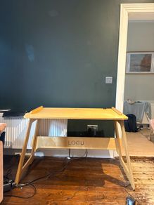 Logu desk