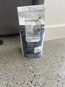 Bag of grout: manhattan fine botament multifuge fine