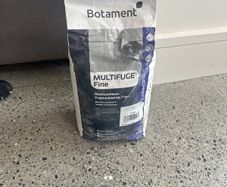Bag of grout: manhattan fine botament multifuge fine