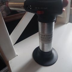 Refillable cooking torch