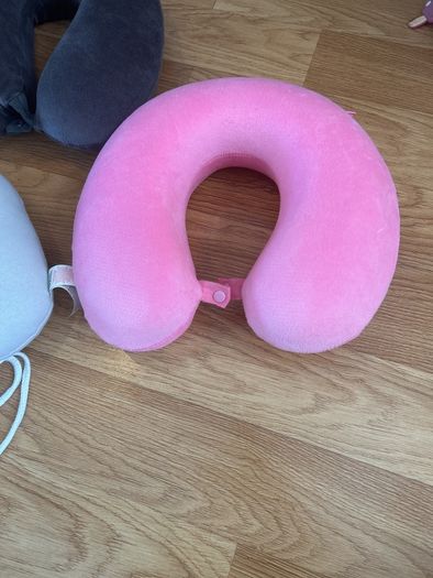 Neck Cushions x 3