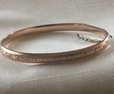 9ct gold victorian hinged bangle 6.2g