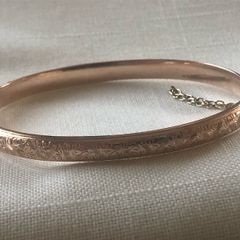 9ct gold victorian hinged bangle 6.2 grams