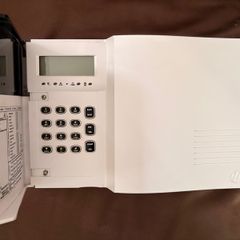 HKC Quantum 70 Wireless Alarm System + 3 PIRs, 2 Fobs & Manuals (Engineer Code Included)