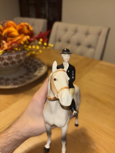 Beswick Huntswoman 1730