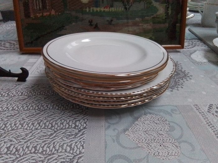 Mixed Set of White & Gold Teawares