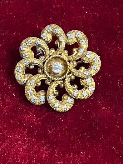 14kt gold pin wheel brooch
