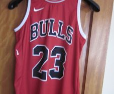 Nike Chicargo Bulls Jordan No. 23 Jersey (S)