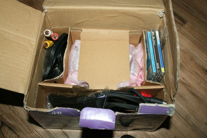 Hitachi DZ-MV3000E PAL DVD and DS  Video Camcorder 10x Optical Zoom 240x Digital Tested & Working.