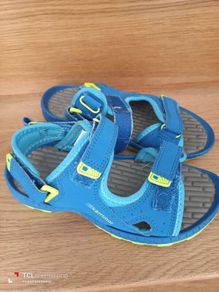 boy's sandals. UK13. EU 31.5